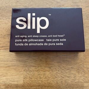 Slip Silk Pillowcase in Plum. Queen size